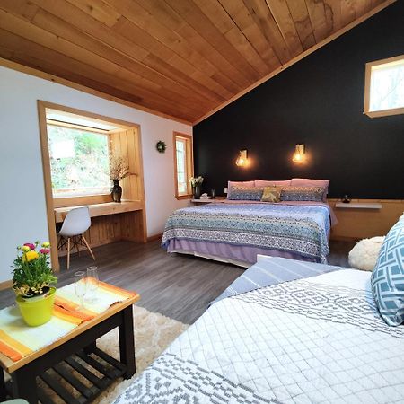 Hummingbird Lodge Bnb Gabriola Экстерьер фото